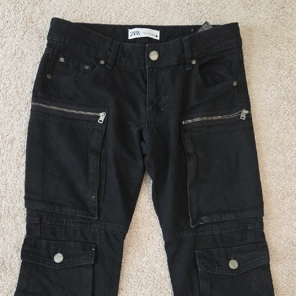 Zara Ladie's Black Cargo Jeans - Picture 2 of 7